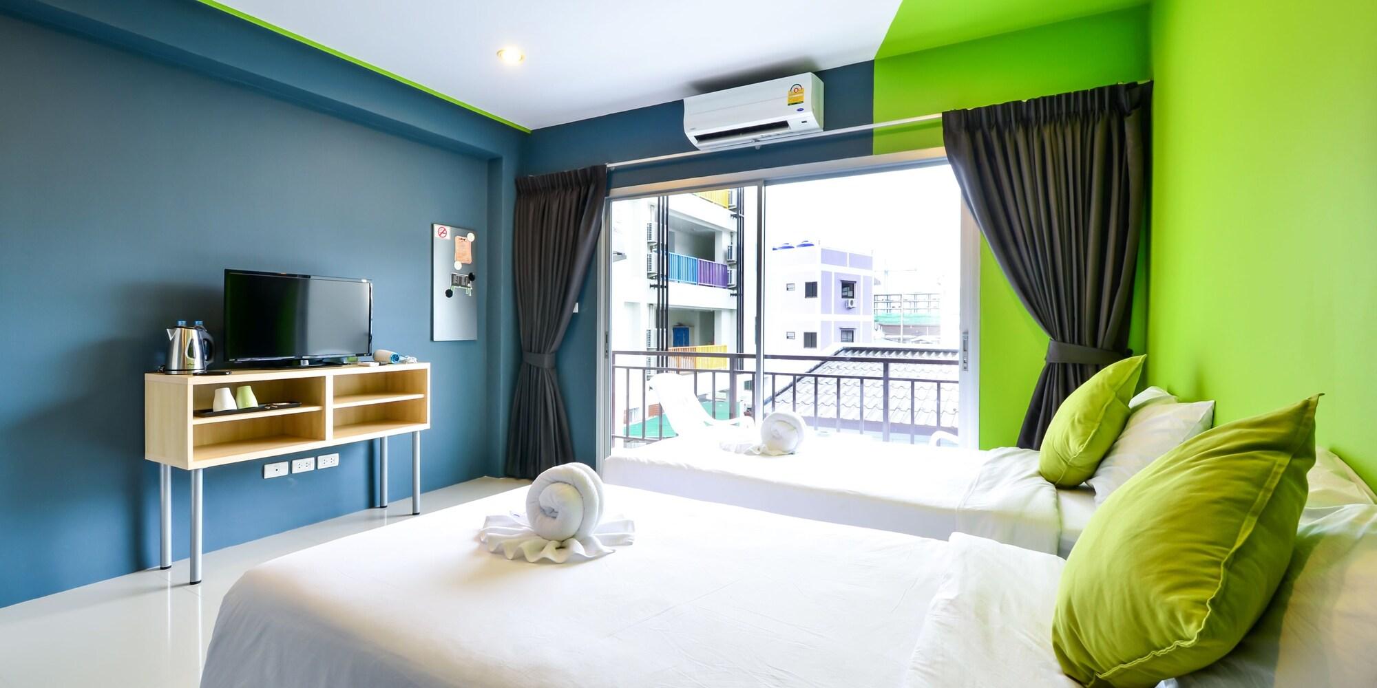 Hotell Two Color Patong