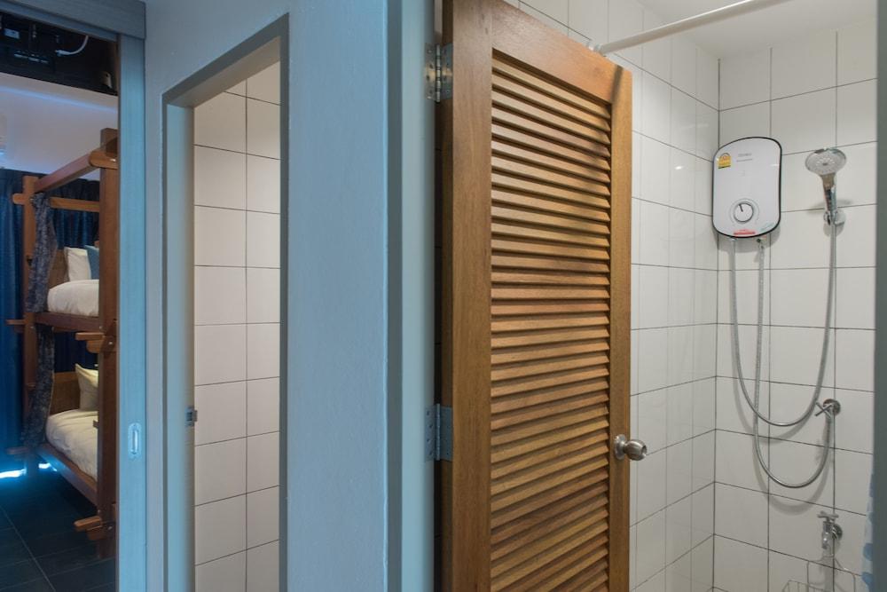 Two Color Hotell Patong