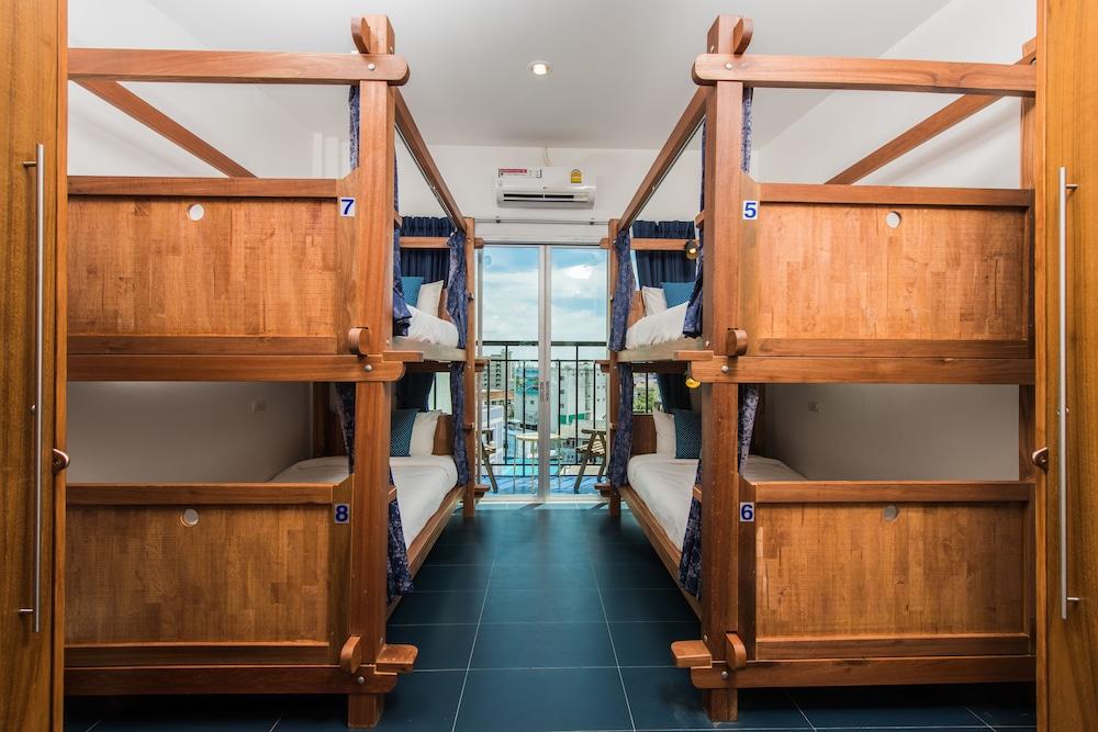 Two Color Hotell