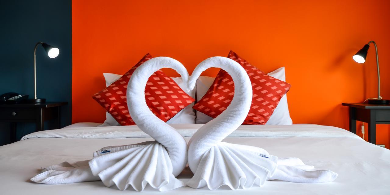 Hotell Two Color Patong