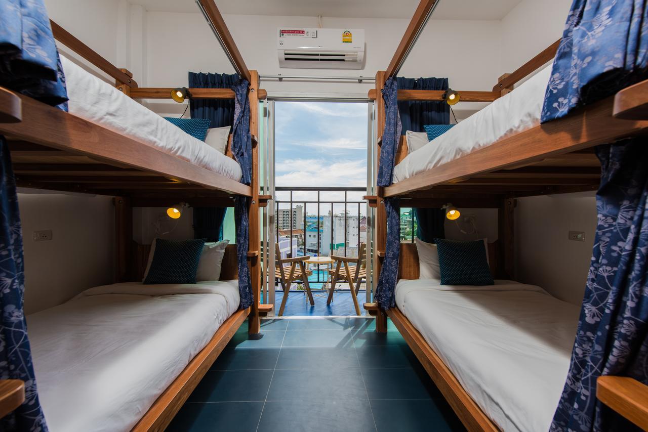 Two Color Hotell
