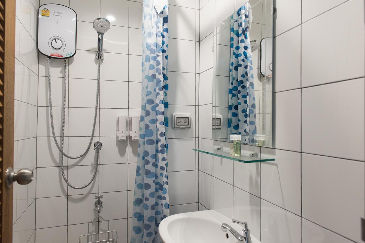 Hotell Two Color Patong